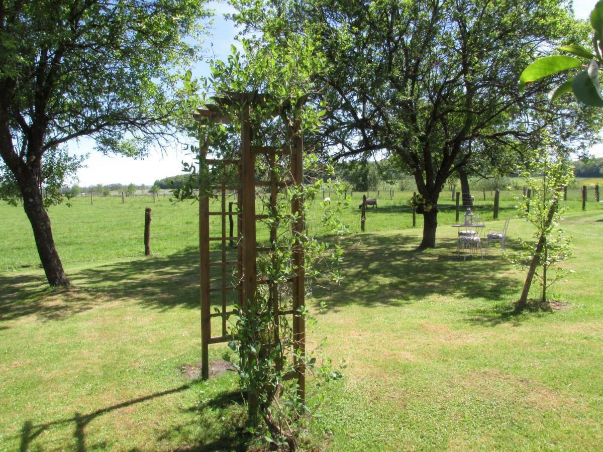 La Taniere Douce Bed & Breakfast Soulaucourt-sur-Mouzon Exterior photo